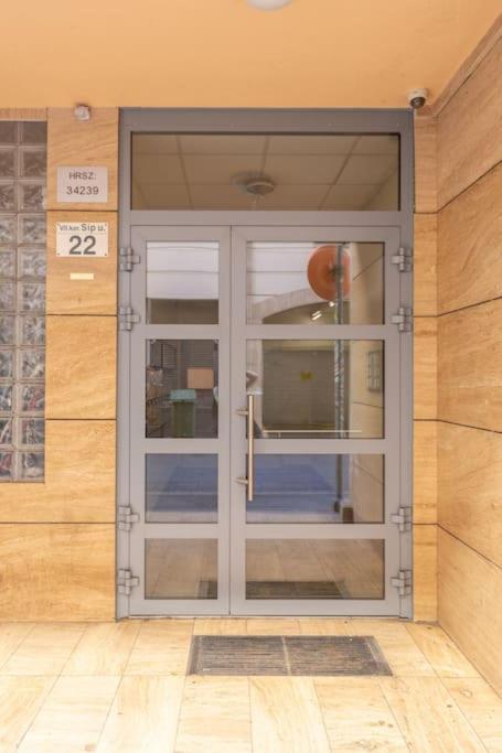 Apartman S22 *